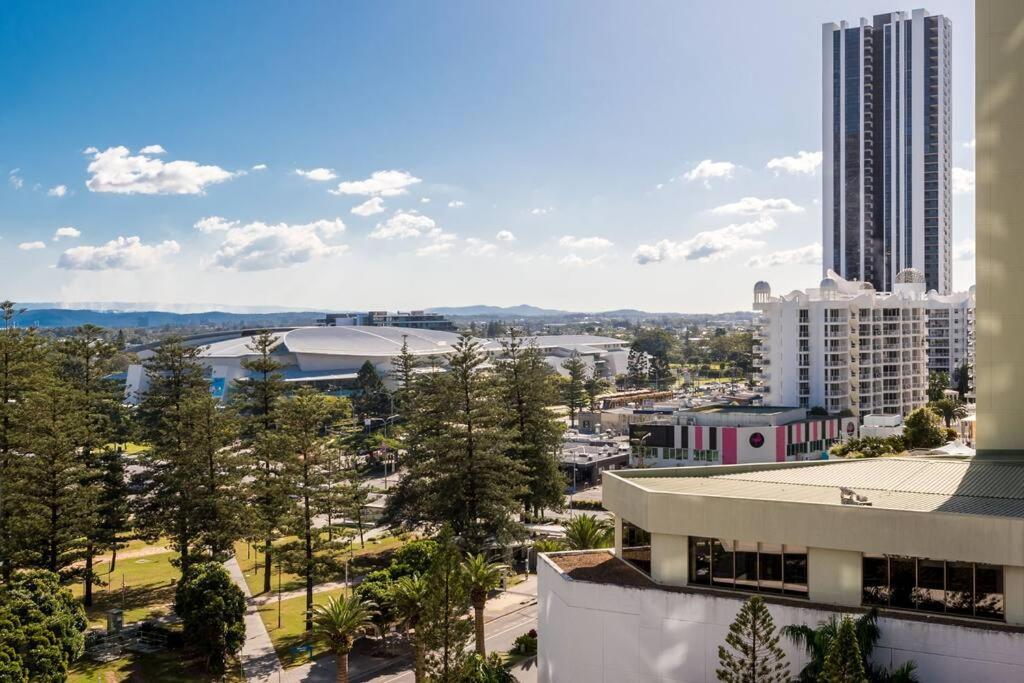 Holiday home Oasis // Broadbeach *