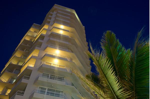 19th Avenue On The 4*