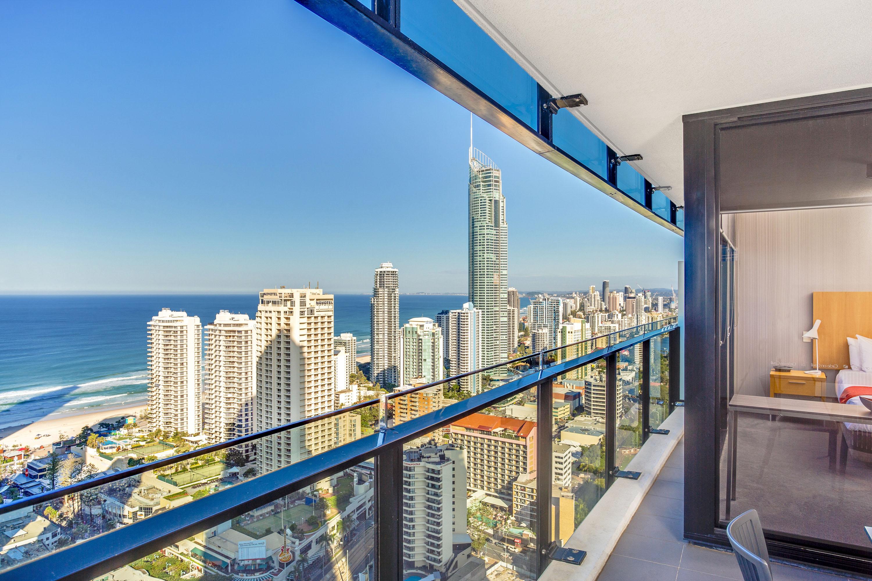 Mantra Circle On Cavill 4*