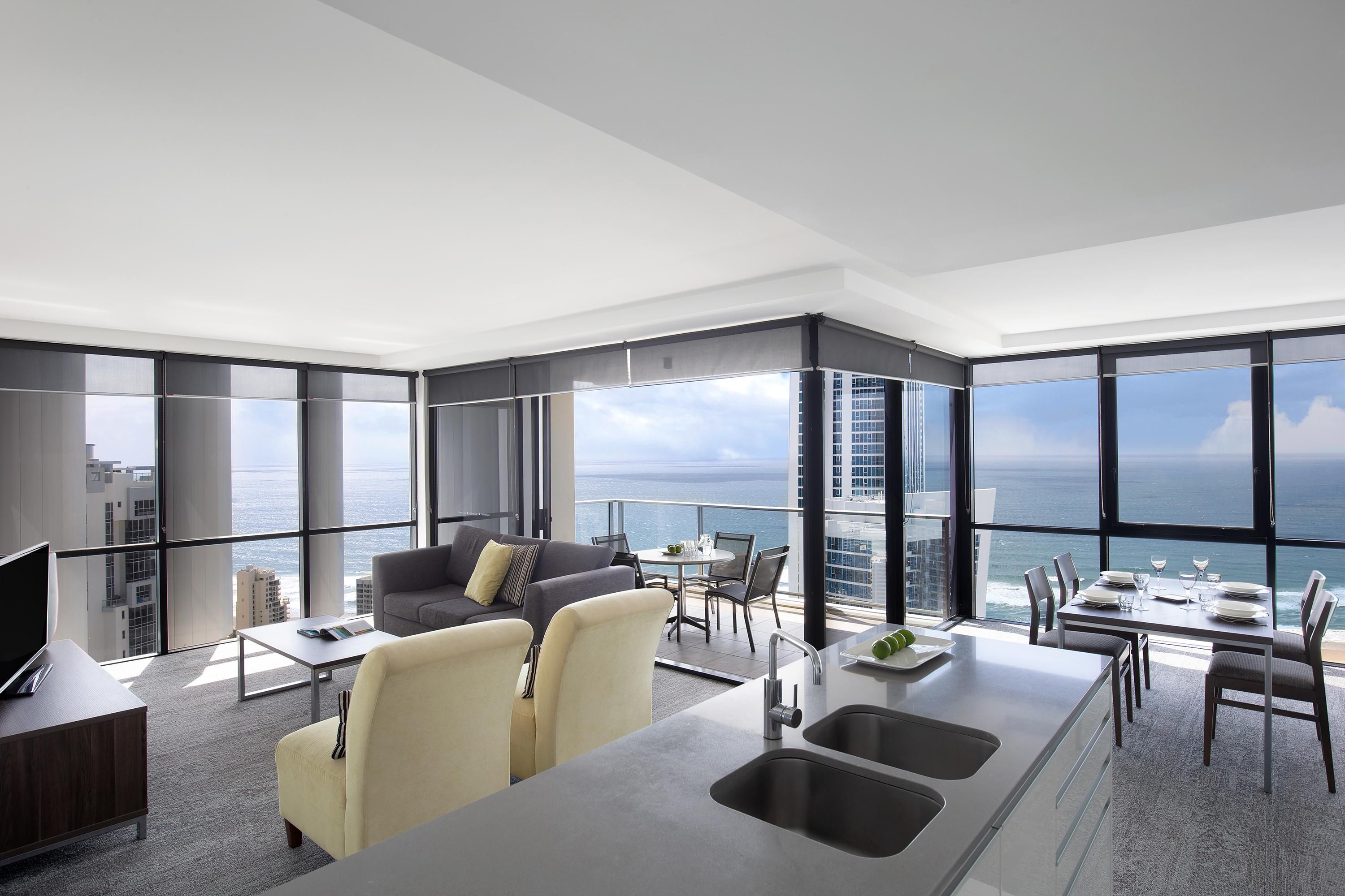 Aparthotel Mantra Circle On Cavill 4*