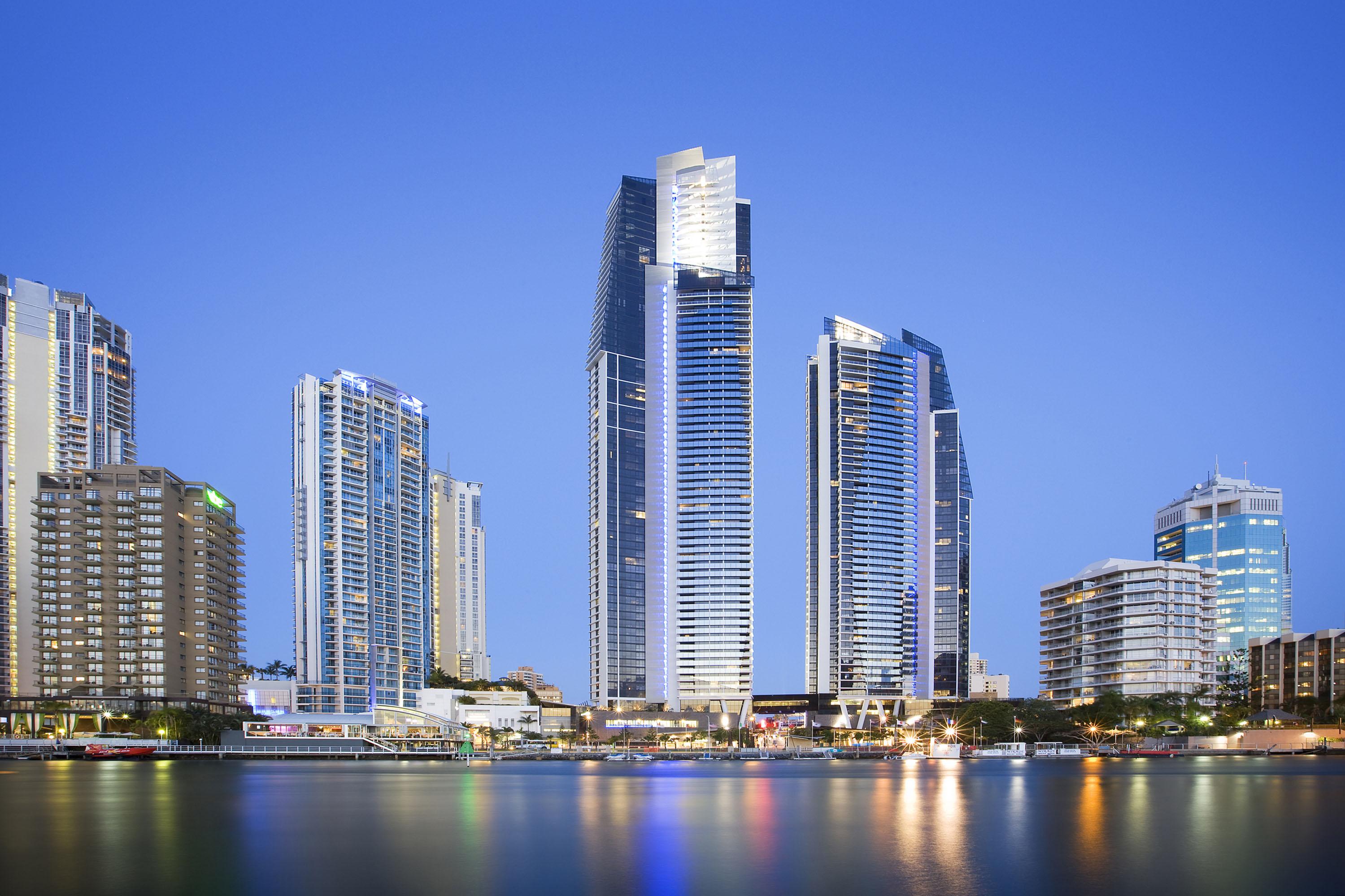 Aparthotel Mantra Circle On Cavill 4*
