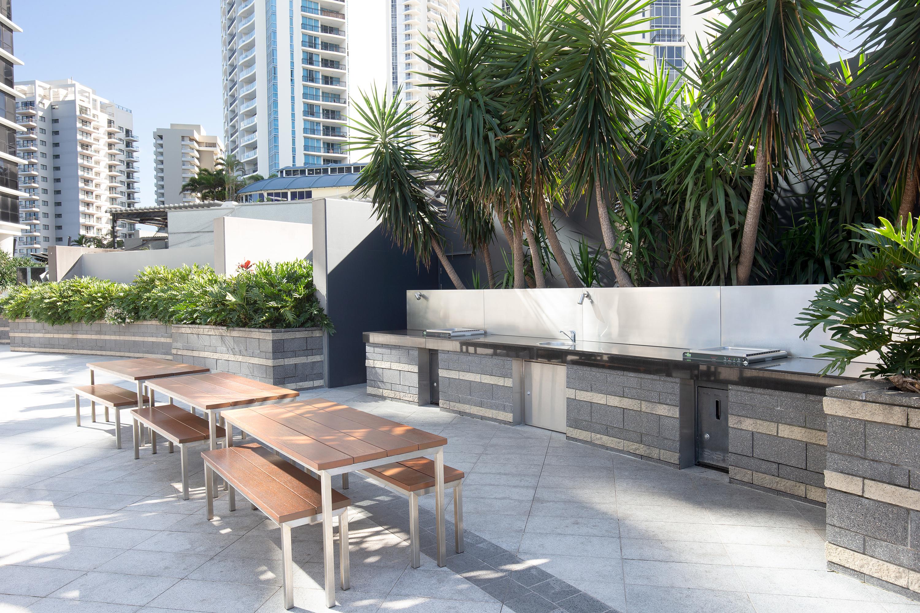 Mantra Circle On Cavill Aparthotel 4*