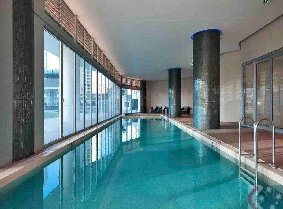 Luxury Apartment- With Water Views From Every Direction Apartment