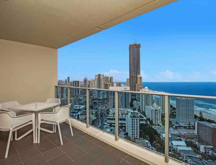 Luxury Apartment- With Water Views From Every Direction Apartment