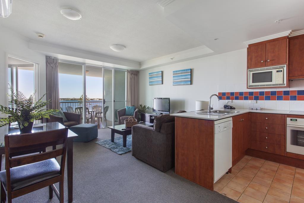Aparthotel Crystal Bay On The Broadwater Gold Coast