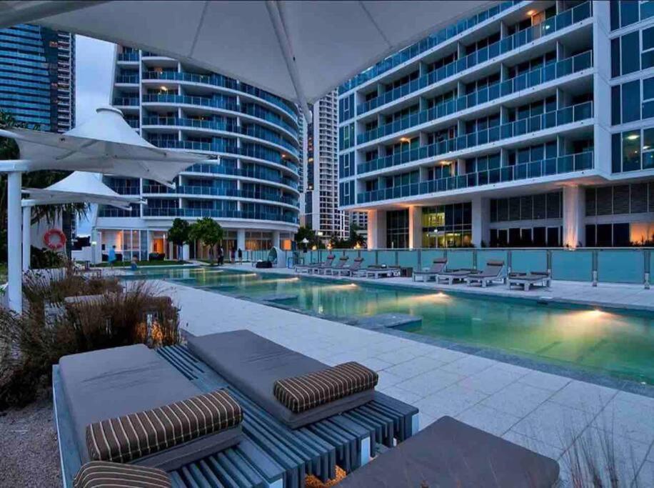 Luxury Apartment- With Water Views From Every Direction Gold Coast
