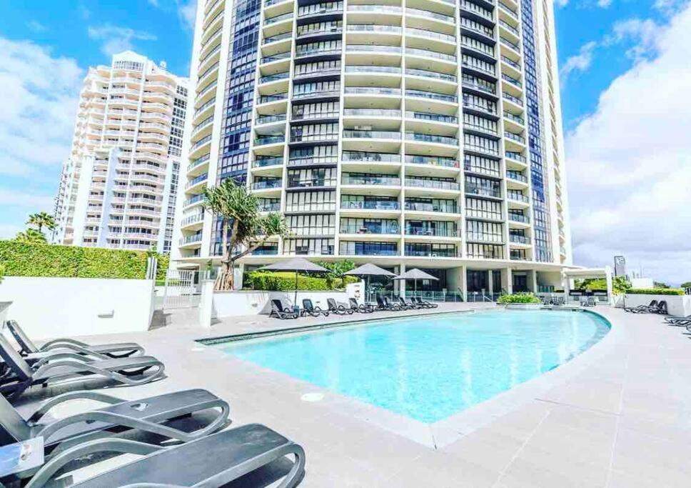 Sea Views Broadbeach Apartment *