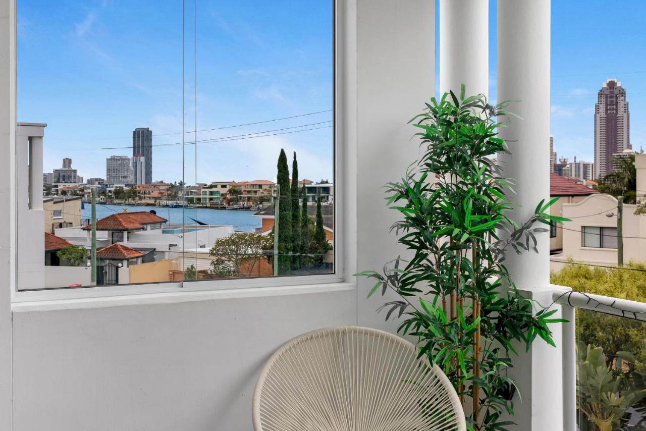 Chevron Sails Apartment