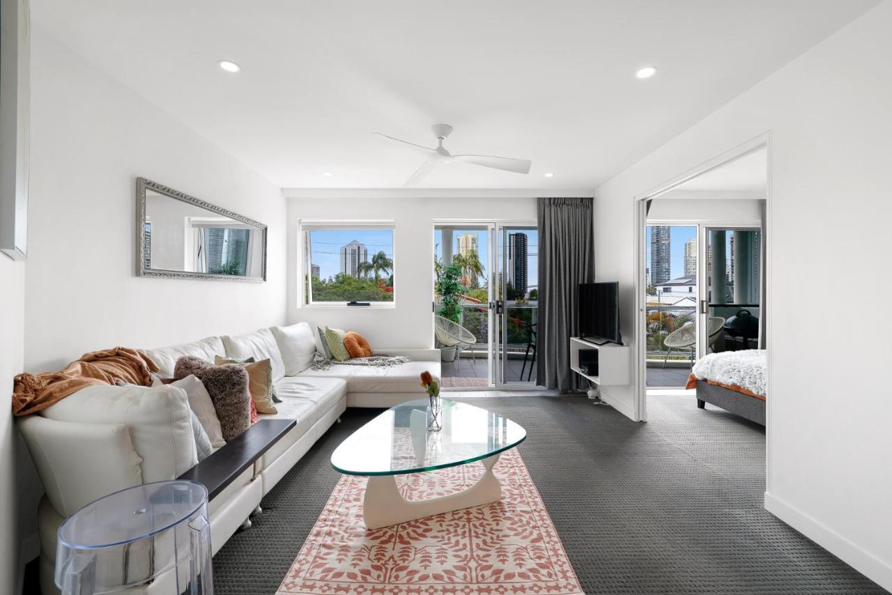 Chevron Sails Apartment Gold Coast