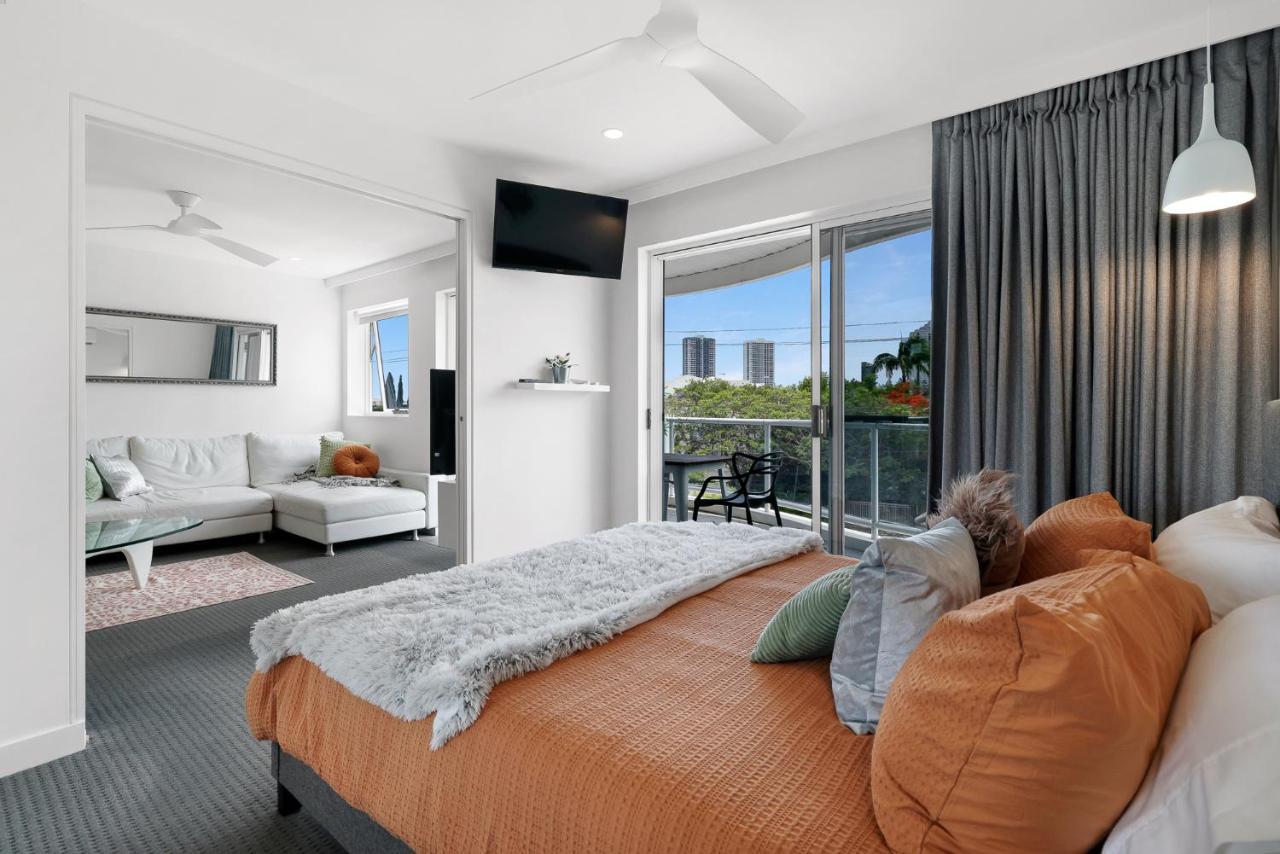 Chevron Sails * Gold Coast