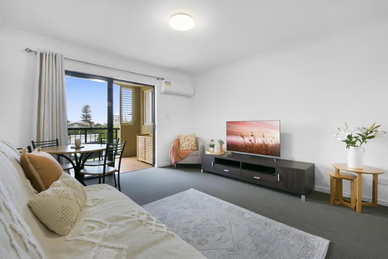 'little Mermaid' Location Walk To And Restaurants - Sleeps 4 Apartment Gold Coast
