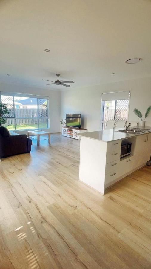 Homestay Near Helensvale Station *