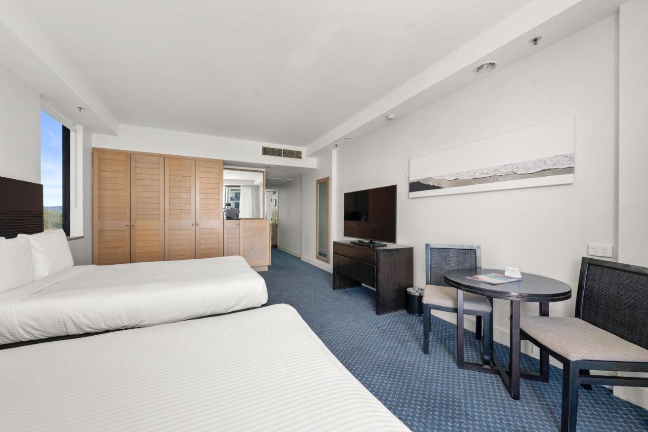 Hotel Crowne Plaza Surfers Paradise By Ihg 4*