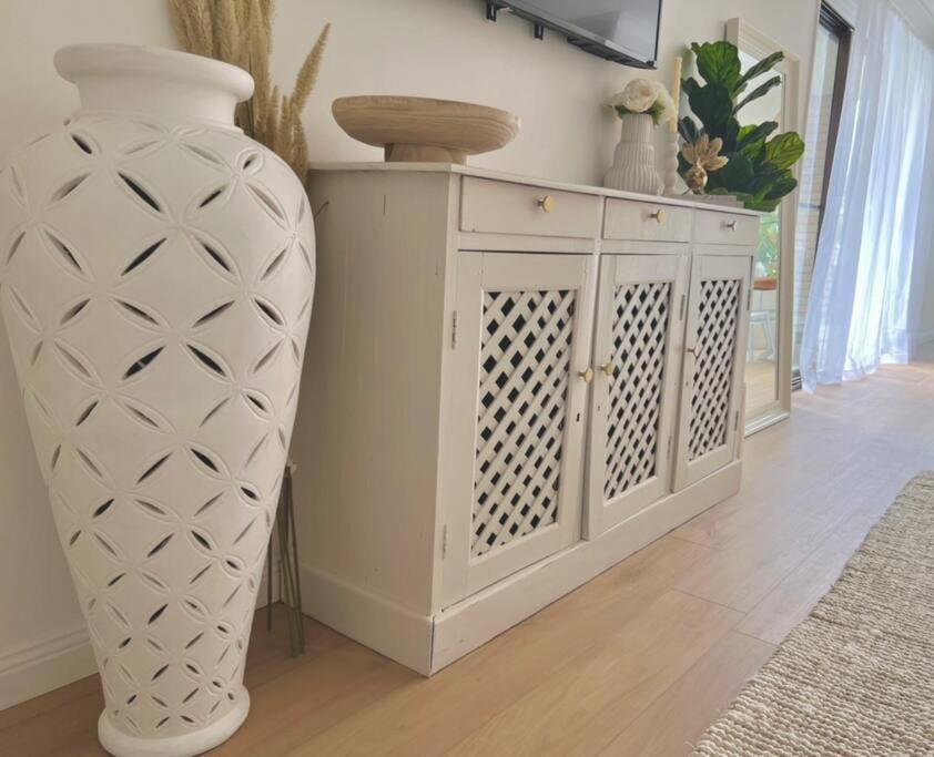 Unit - Steps From The Beach! Sleeps 4.