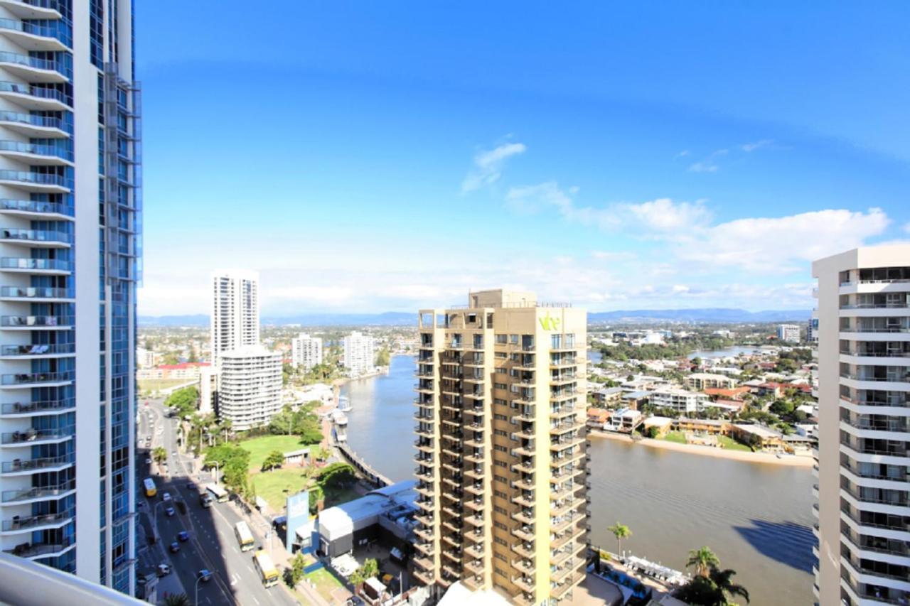 The Towers Of Chevron Renaissance - Holidays *