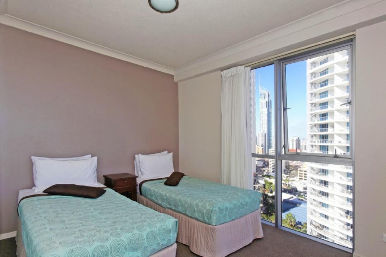 The Towers Of Chevron Renaissance - Holidays * Gold Coast
