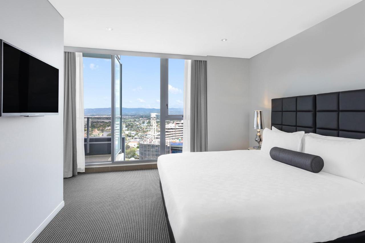 Hotel Meriton Broadbeach