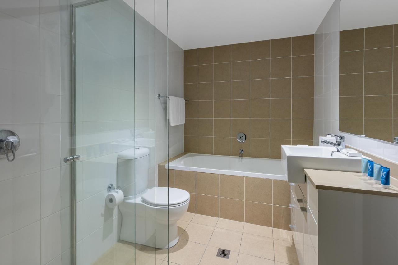 Hotel Meriton Broadbeach 5*