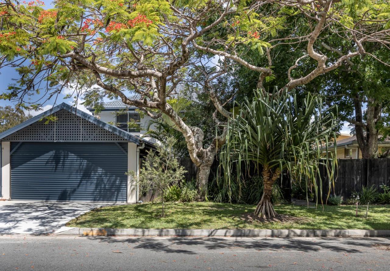 Beachside Cheerful 5 Bedroom * Gold Coast