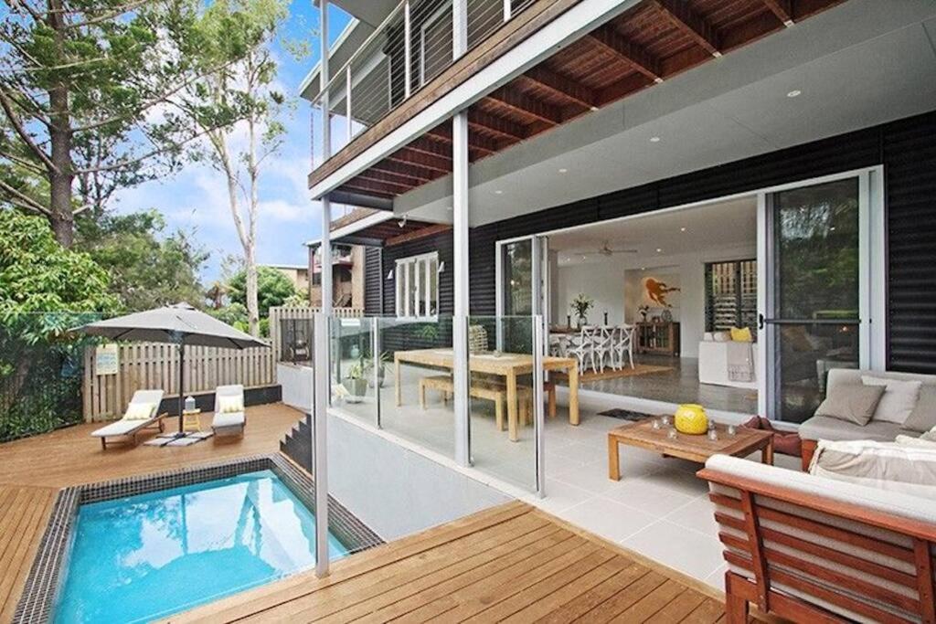 Large Tugun Modern House Minutes To The Holiday home *
