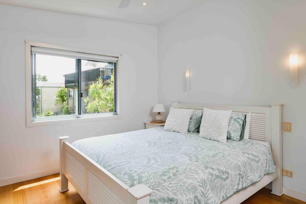 Holiday home Large Tugun Modern House Minutes To The *