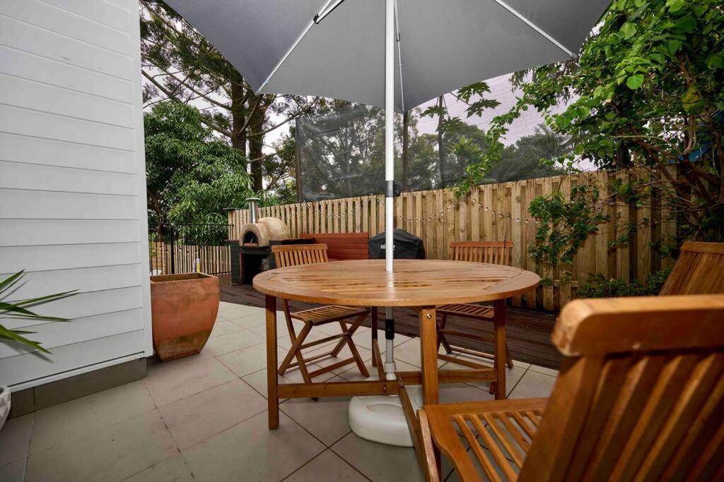Large Tugun Modern House Minutes To The Holiday home *