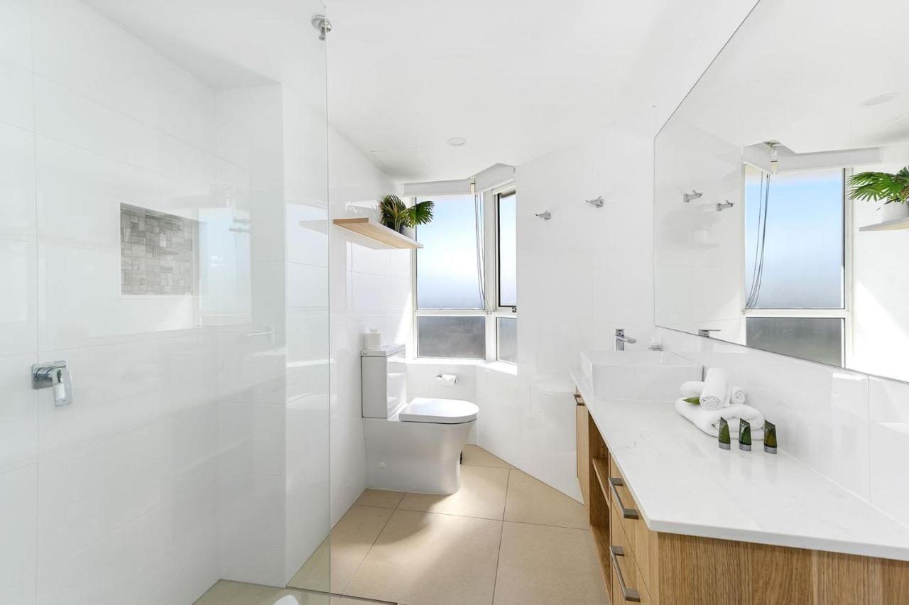 Stunning Views - 15t Floor Unit * Gold Coast