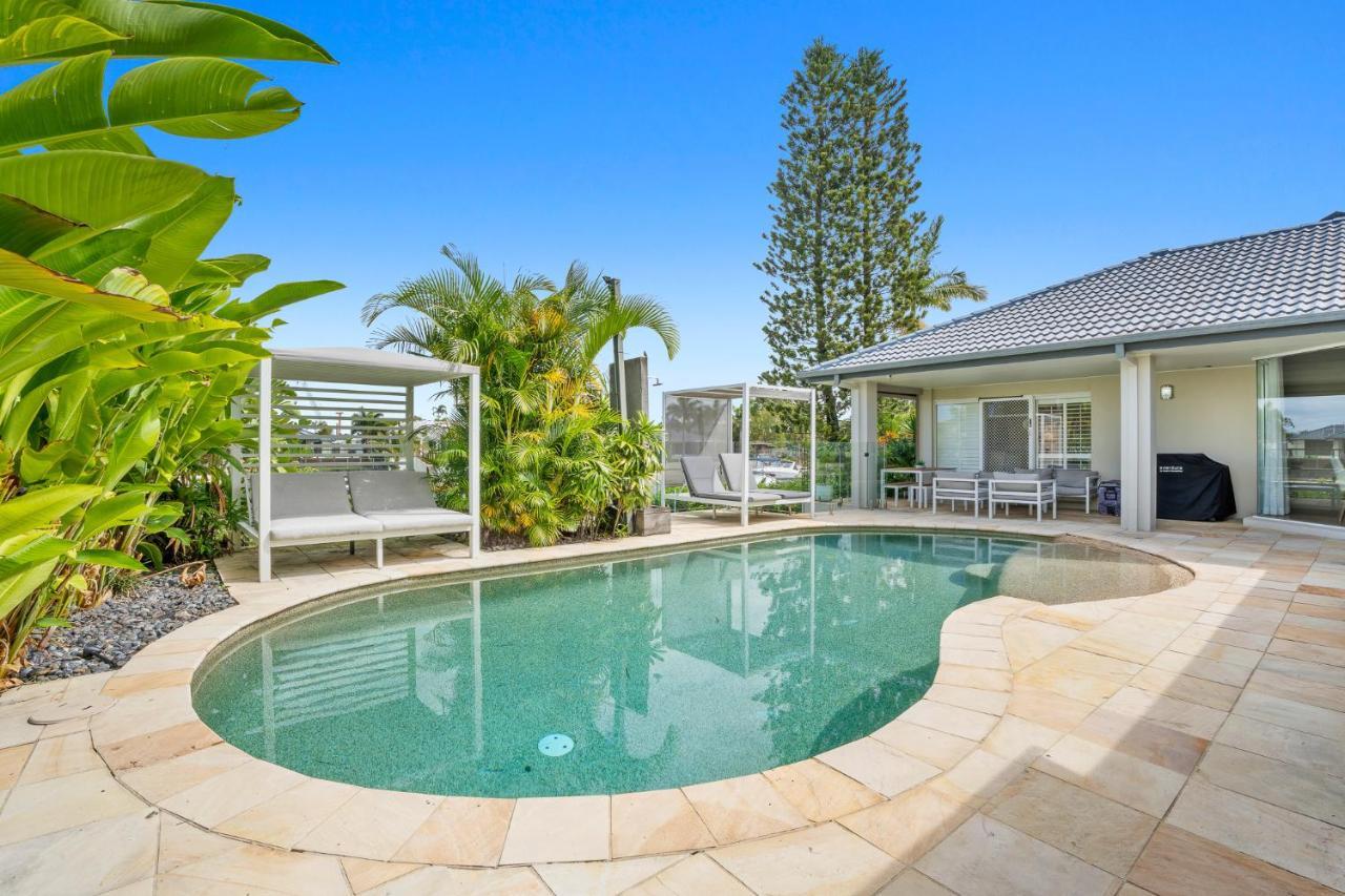 Seaclusion 5 Bed Waterfront, Sleeps 12 Holiday home