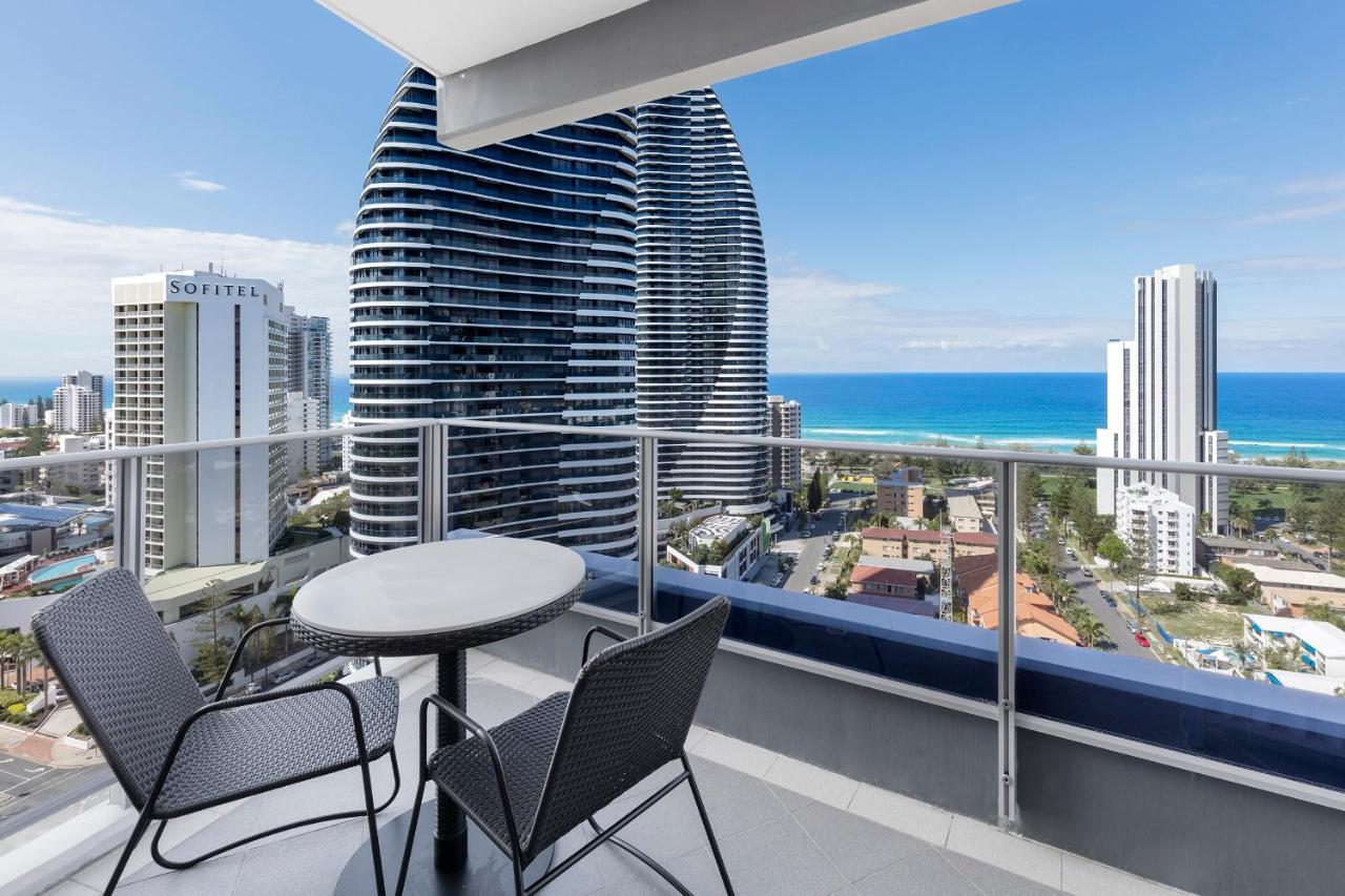 Meriton Broadbeach Hotel 5*