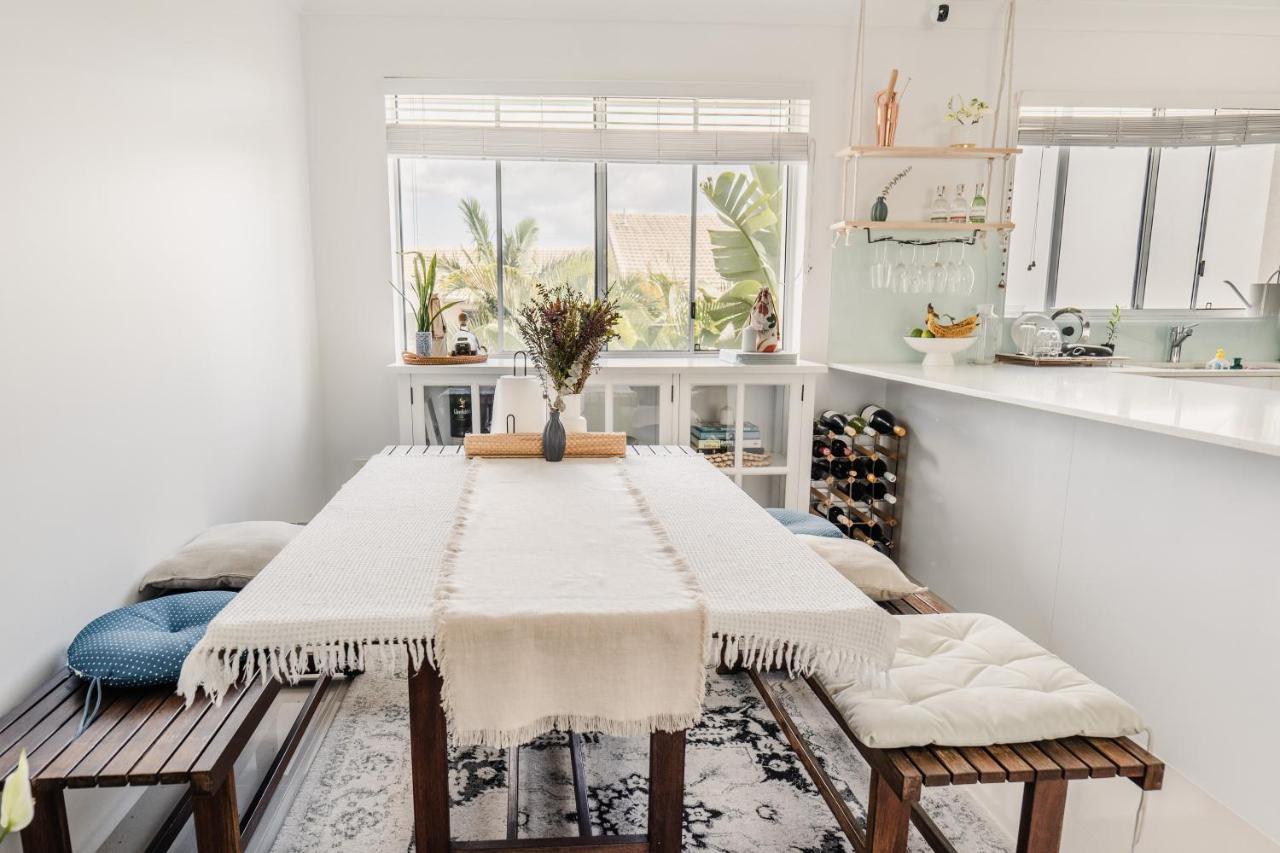 Heart Of Burleigh - Perfect Location With Pools Apartment
