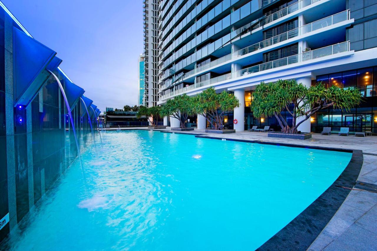 Circle On Cavill: Hinterland View Apartment *