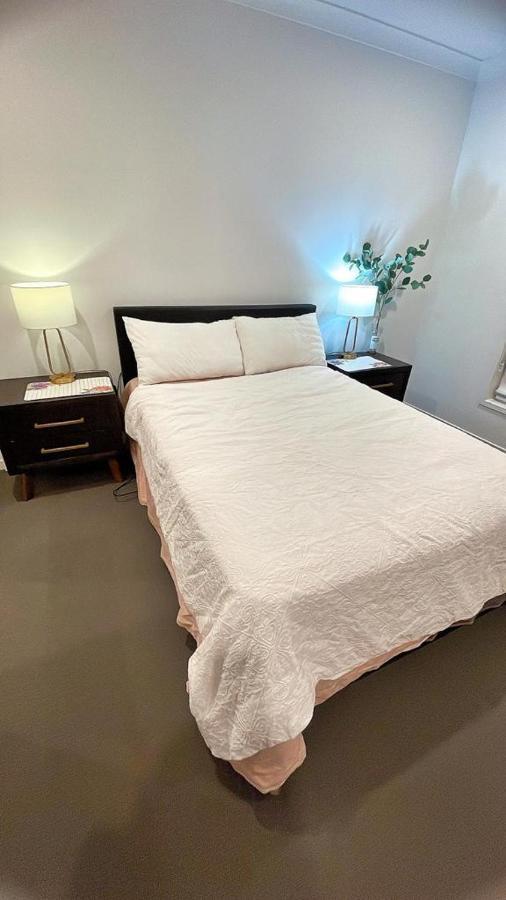 Homestay Near Helensvale Station