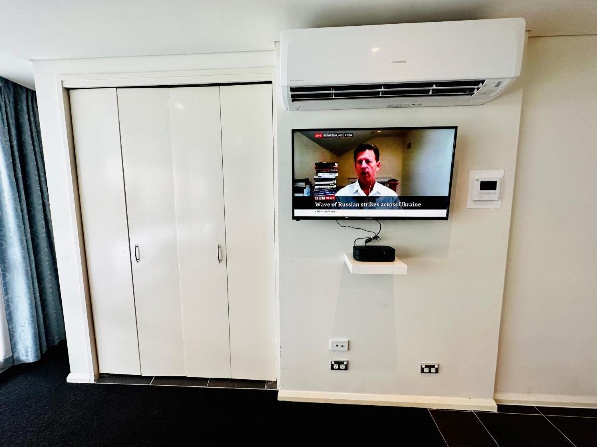 Sophisticated 1 Bedroom Apartment! Gold Coast