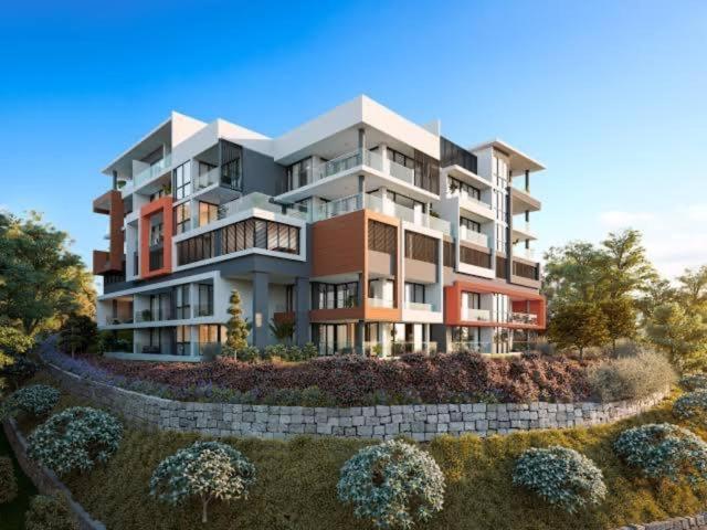 Luxury Private Queen With Balcony & Bathroom In Shared Panorama *