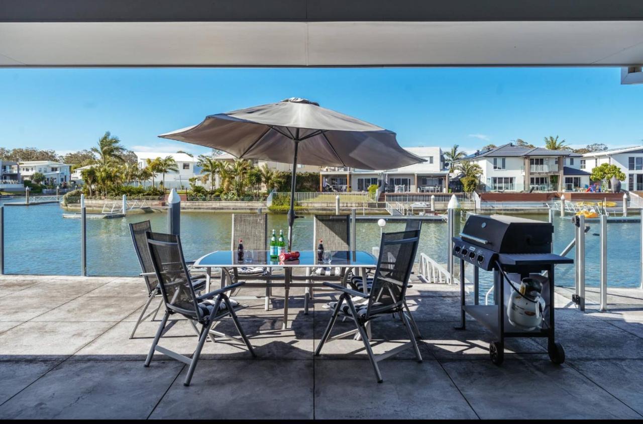 Lakeside Spacious 5bed Water View Family