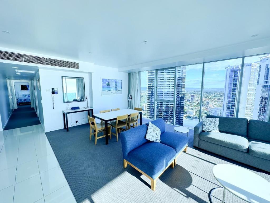 Apartment Luxury Apartment- With Water Views From Every Direction *