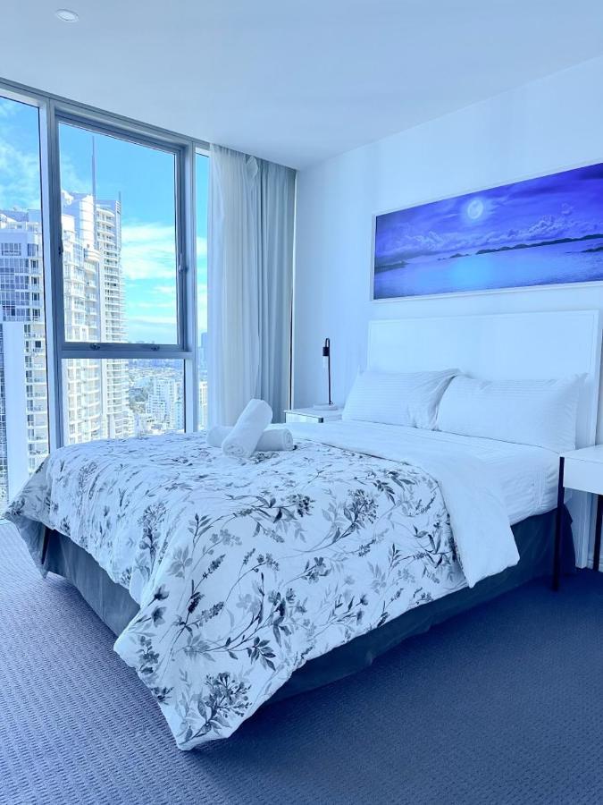 Luxury Apartment- With Water Views From Every Direction Apartment
