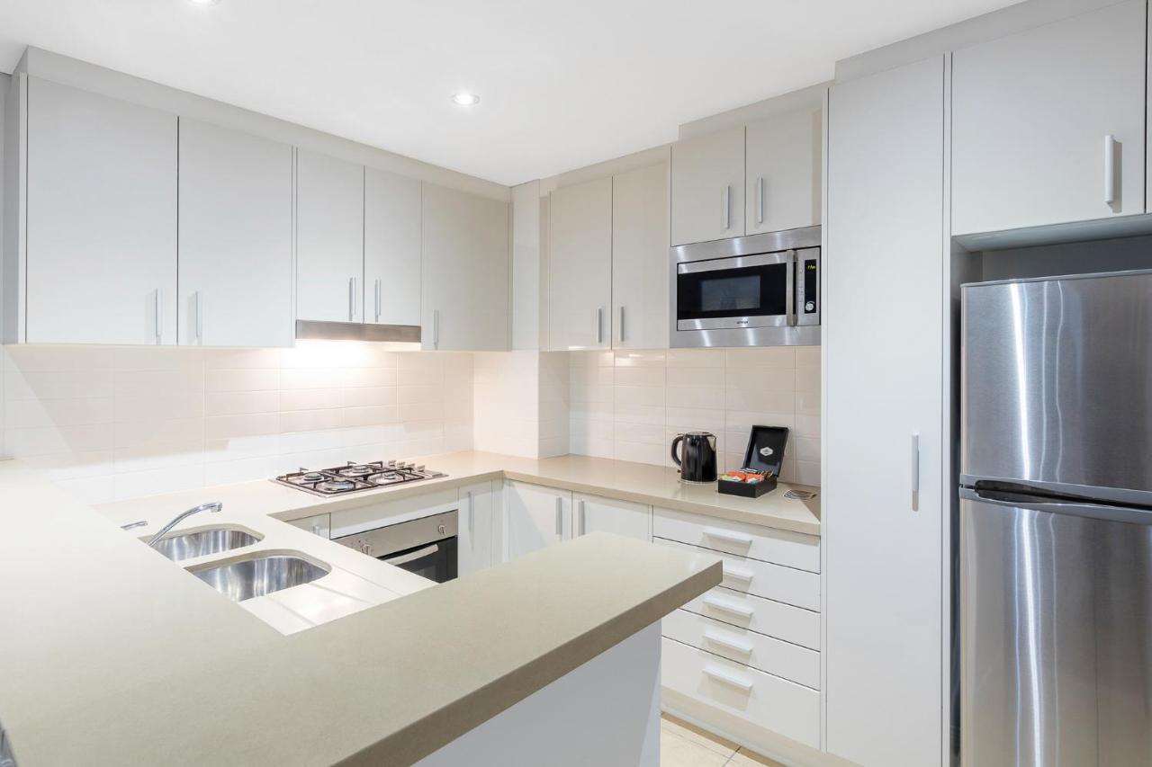 Meriton Broadbeach Hotel 5*