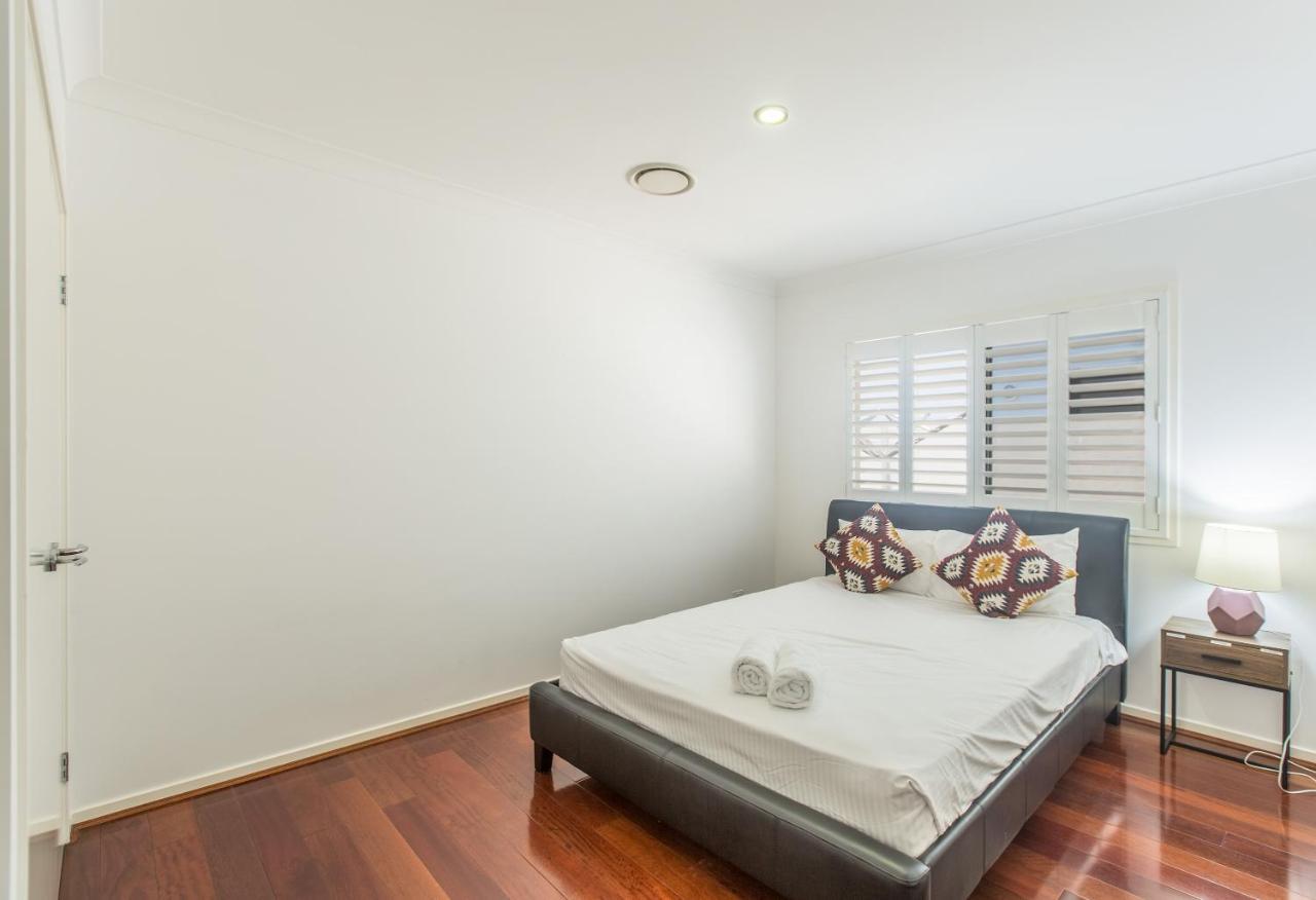 Villa Lakeside Spacious 5bed Water View Family