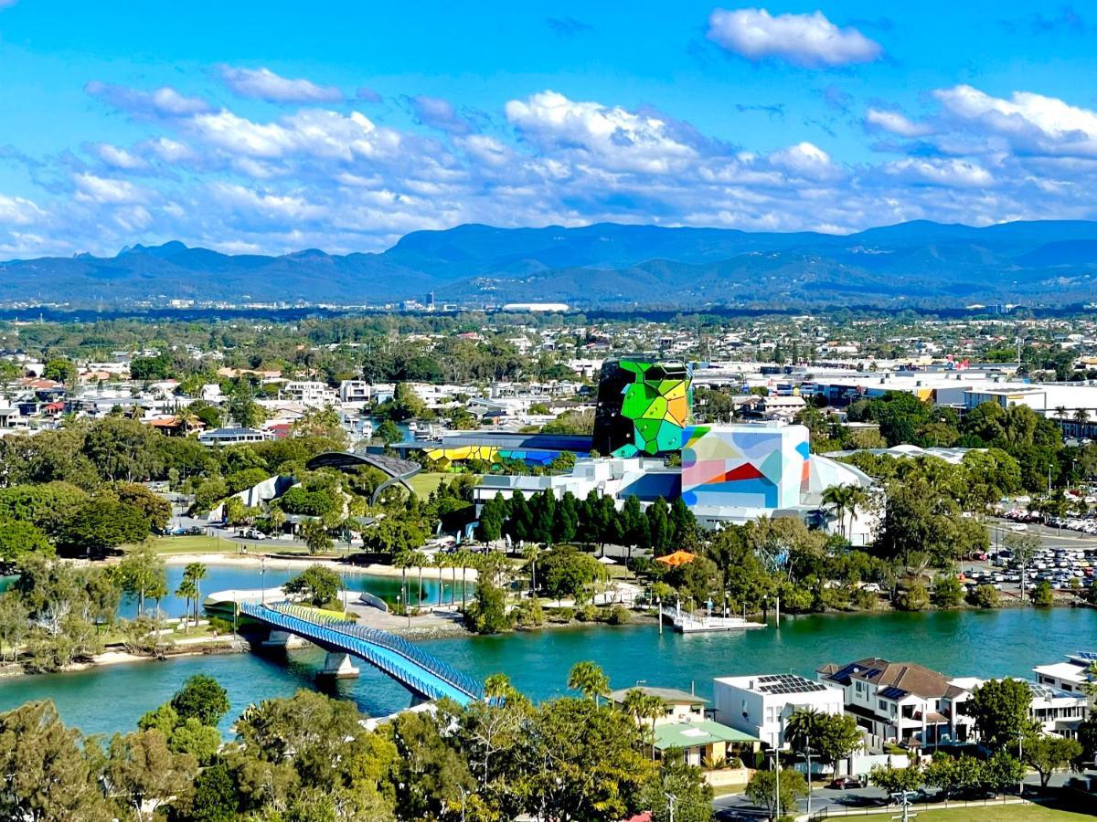 Ollies Place * Gold Coast