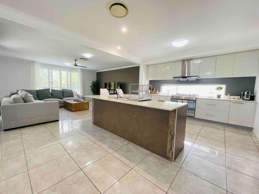 Theme Park Gateway Spacious 4bd Flamingo House * Gold Coast