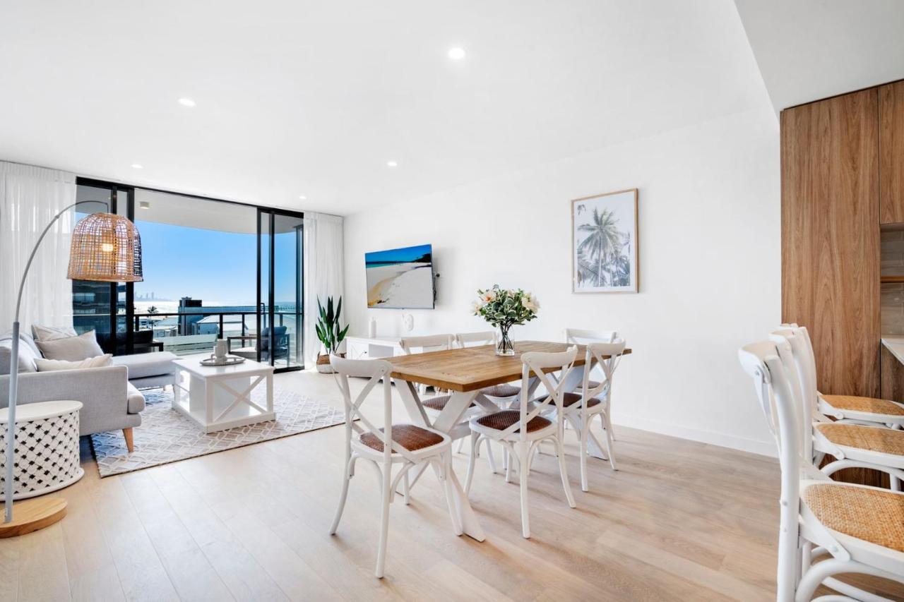 Village Palm - Brand New 2 Bedroom Apartment Gold Coast