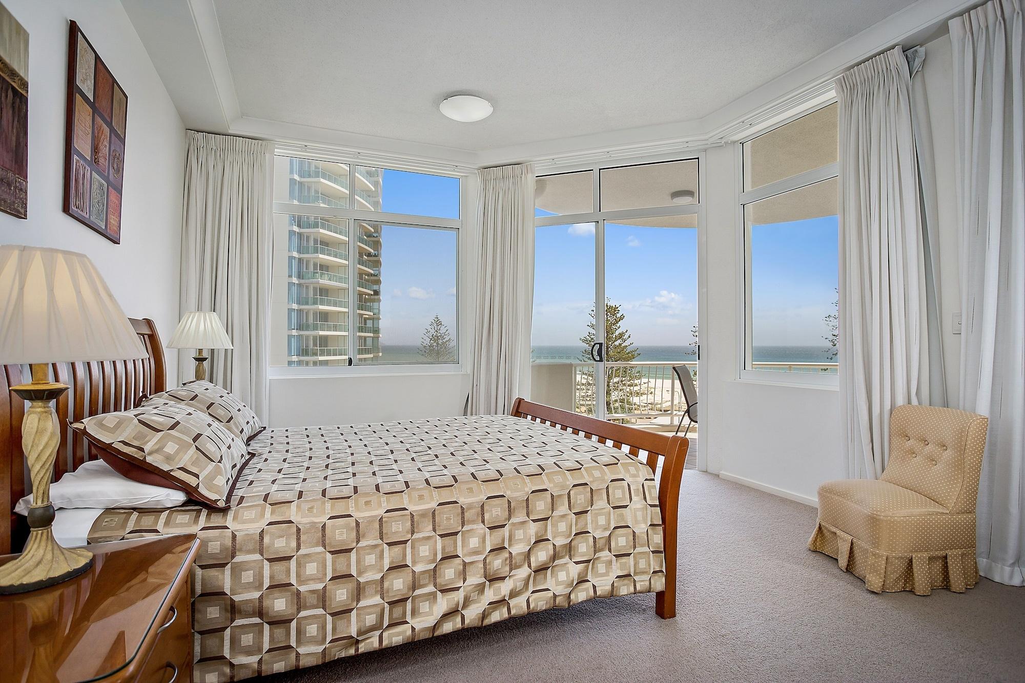 Kirra Aparthotel 4*