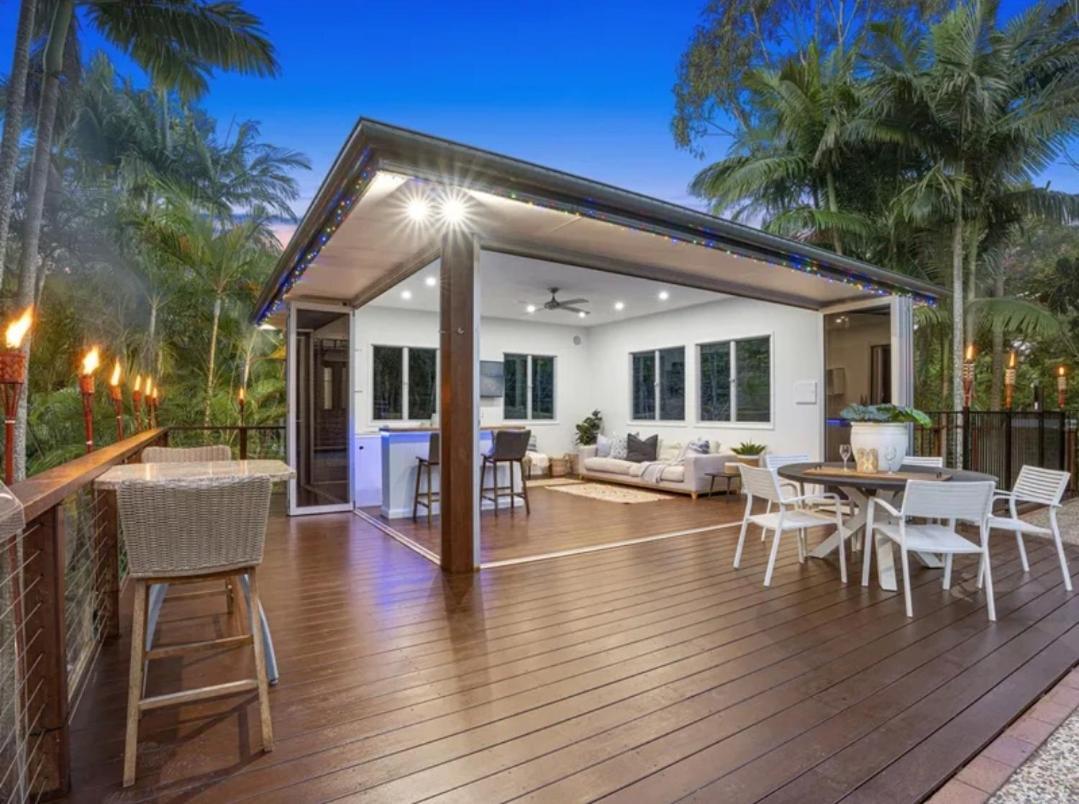 Holiday home Paradise Retreat With Waterfall & Pool On 2000m2 Gold Coast