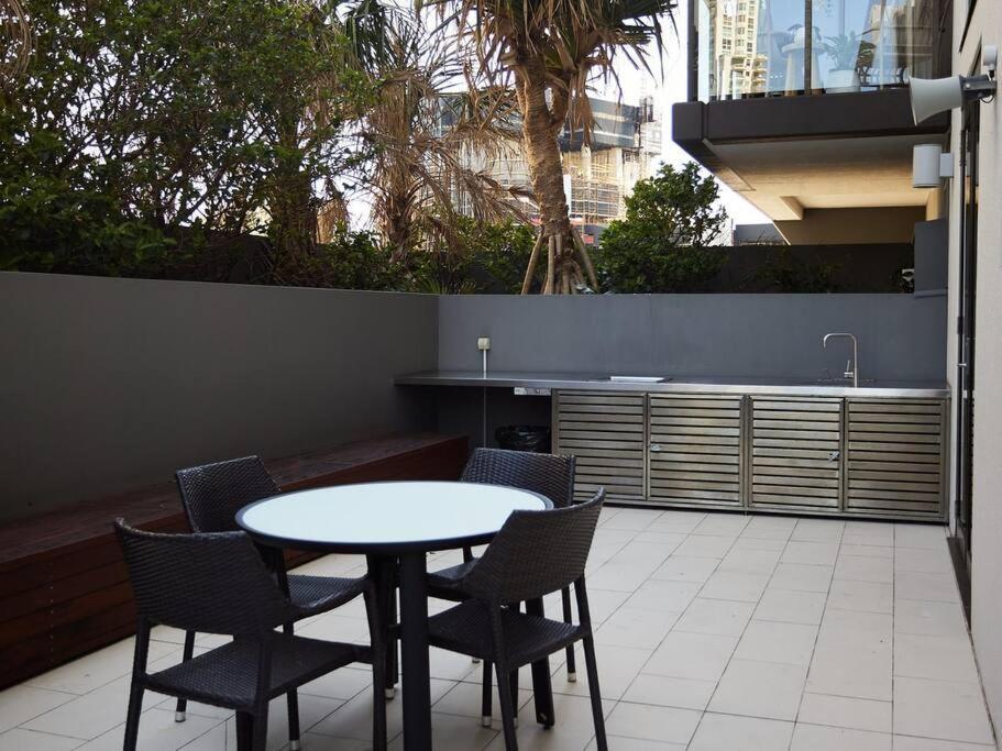 Convenient Located 2 Bedroom Next To Casino Apartment Gold Coast