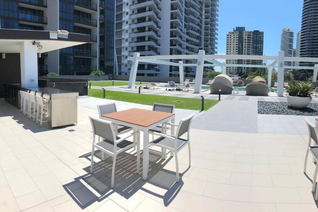 Apartment Convenient Located 2 Bedroom Next To Casino *