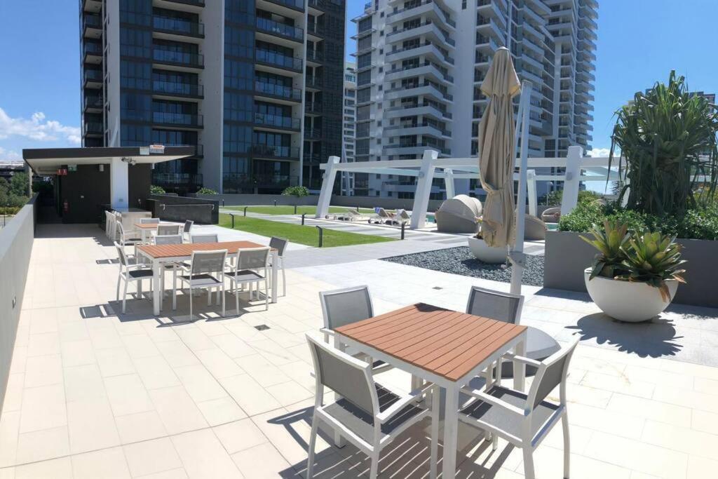 Apartment Convenient Located 2 Bedroom Next To Casino