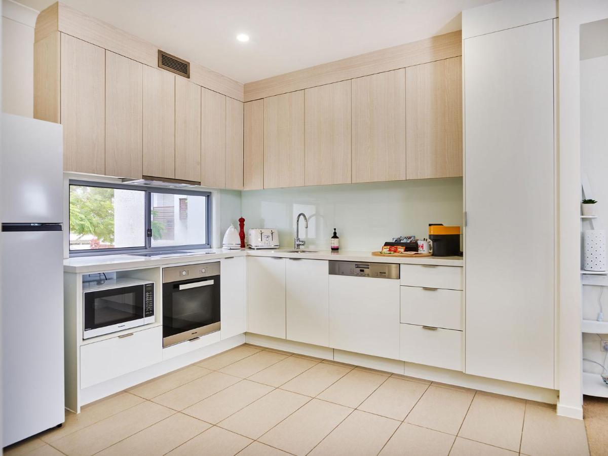 Emerald Lakes 3 Level Gold Coast