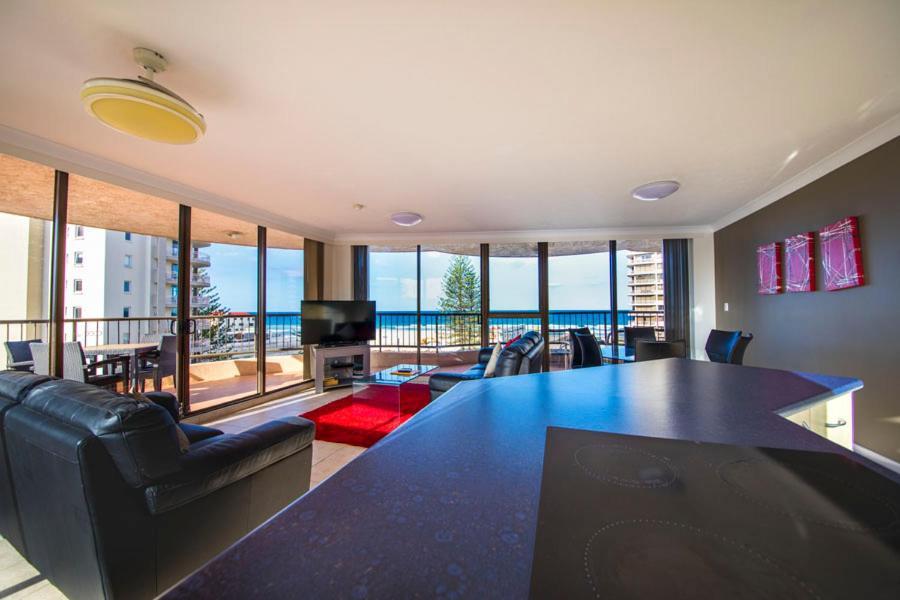 Aparthotel Warringa Surf Gold Coast