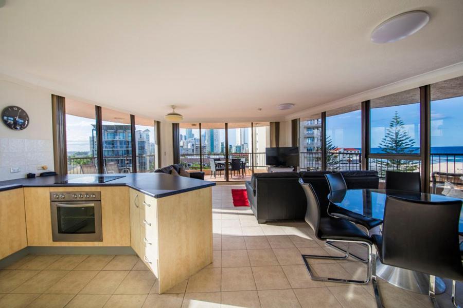 Aparthotel Warringa Surf Gold Coast